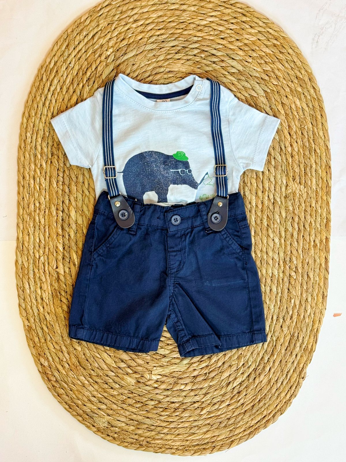 Tshirt & shorts with suspenders