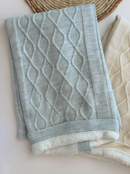 Wool blankets available in 4 colors