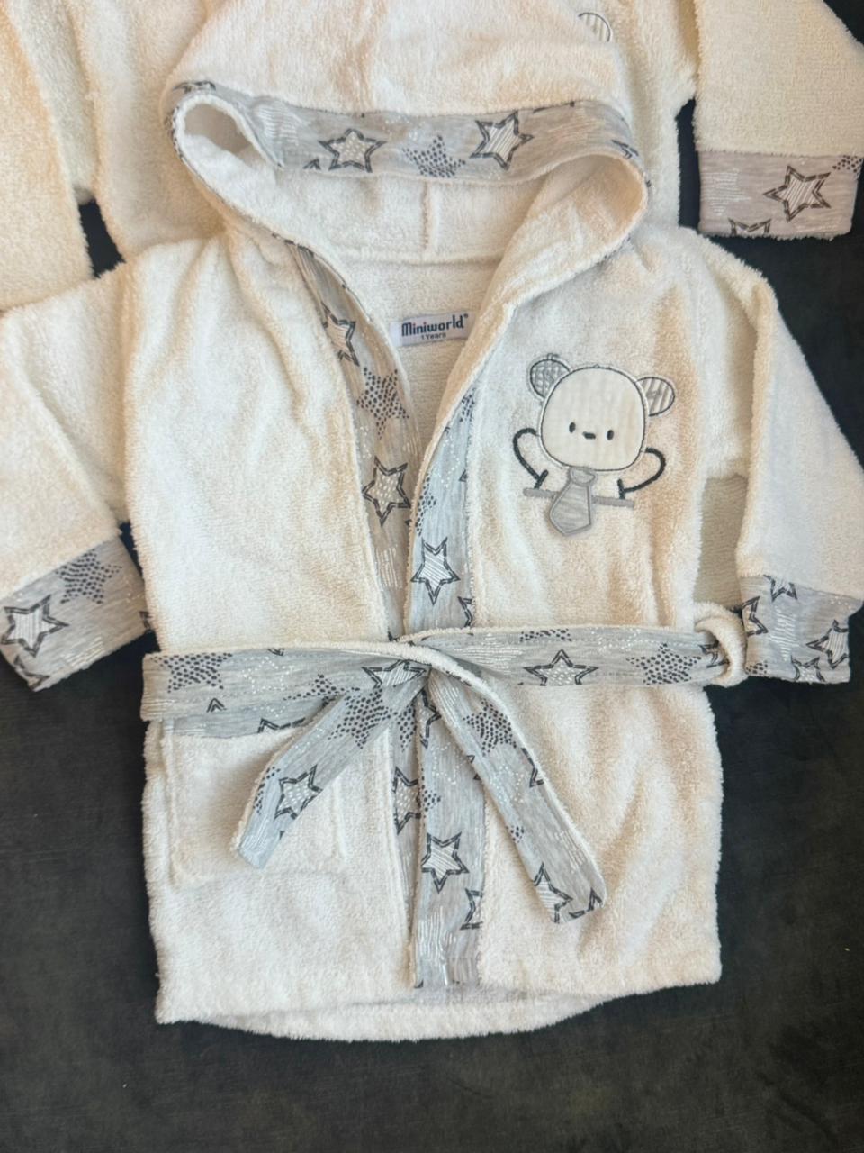Bathrobe available in 2 colors