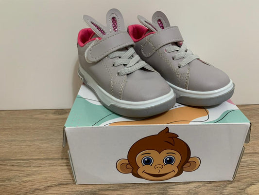 Girls shoes