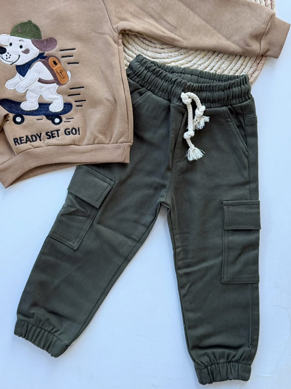 Fleece sweater & cargo pants set