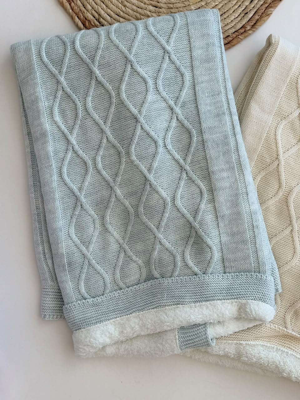 Wool blankets available in 4 colors