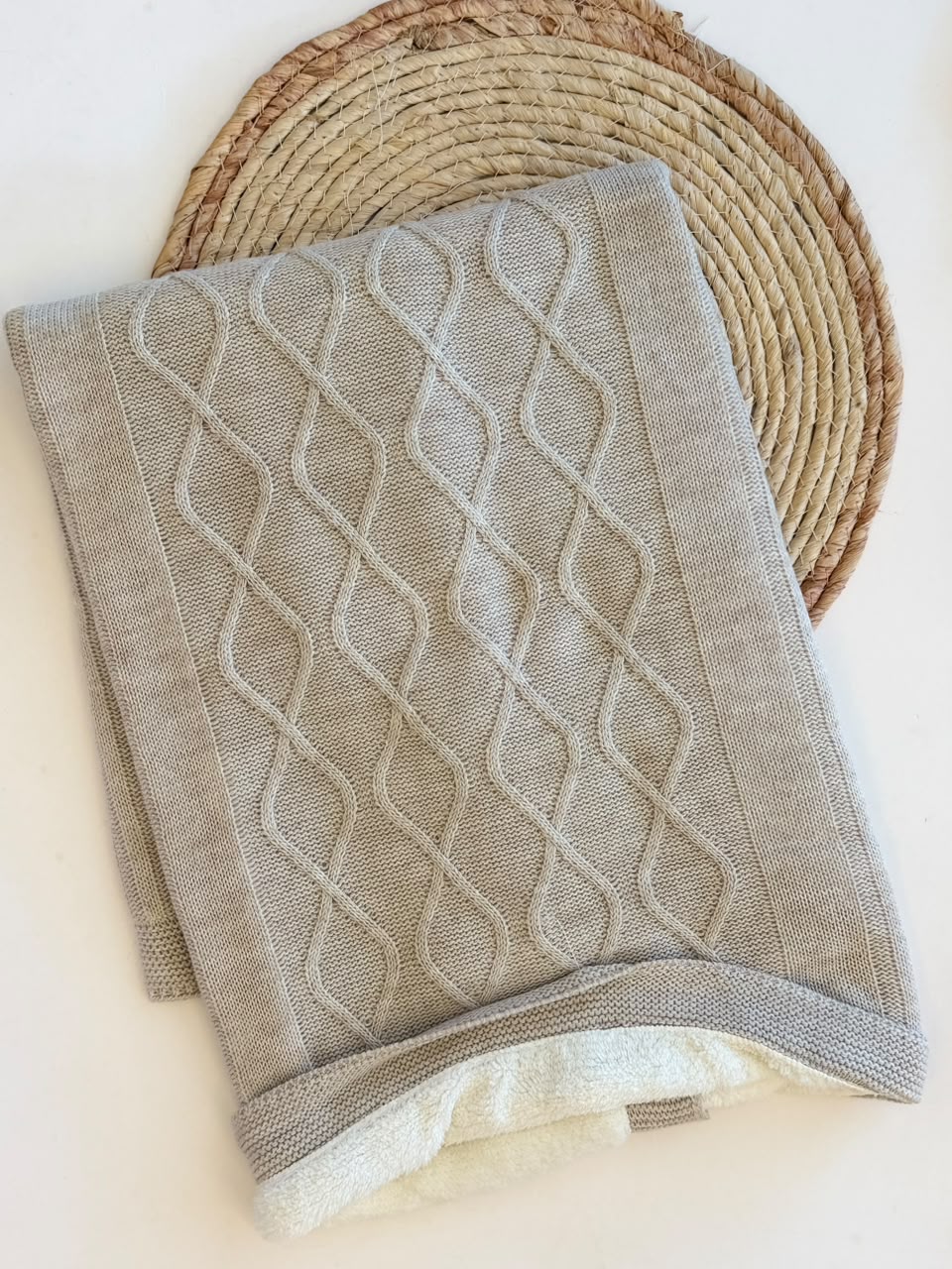 Wool blankets available in 4 colors